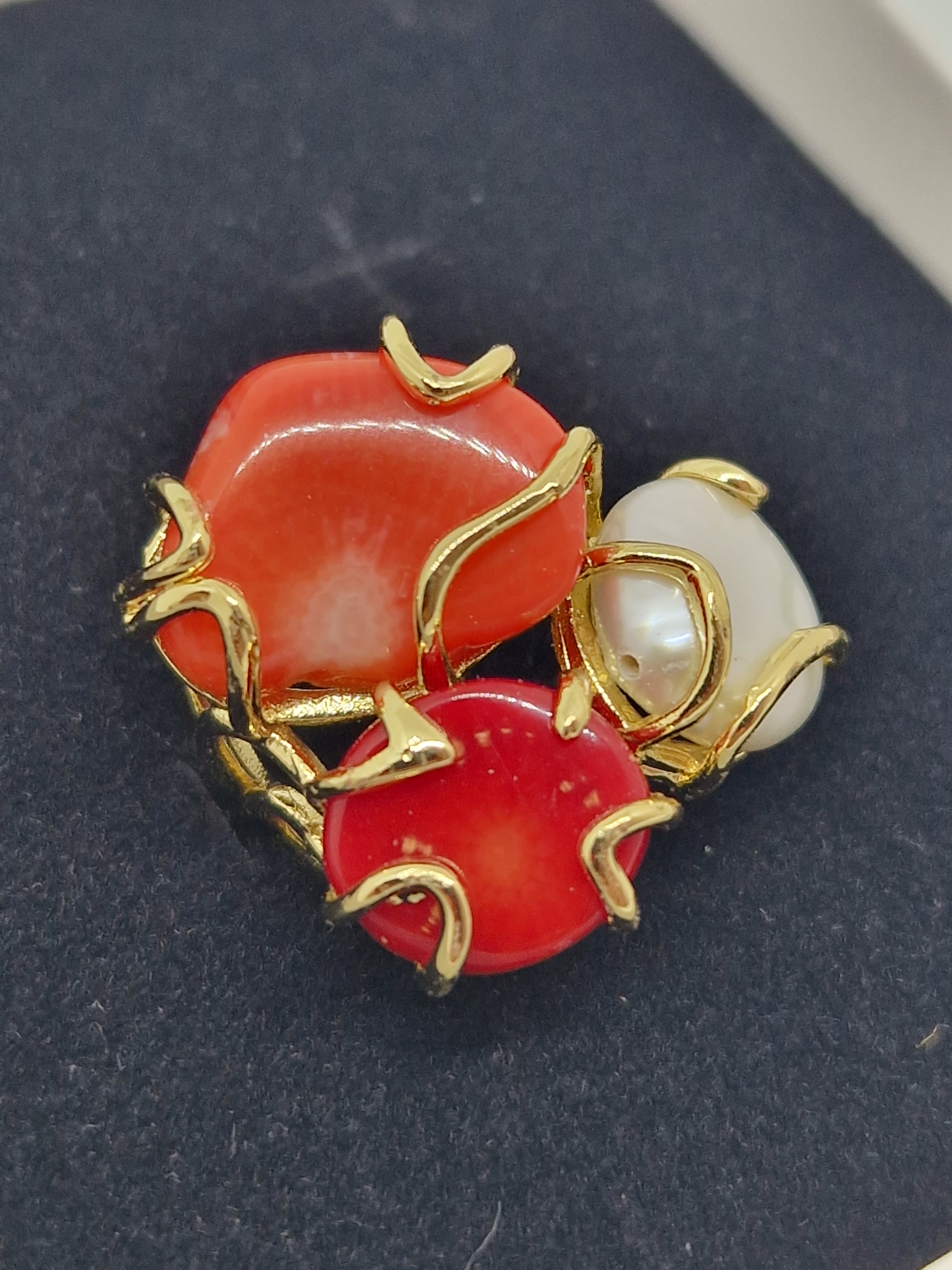 Anello Medusa con corallo